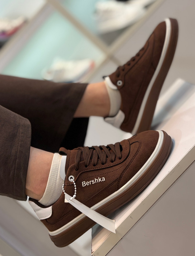 ونس Bershka
