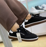 ونس Bershka