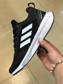 آدیداس اهورا